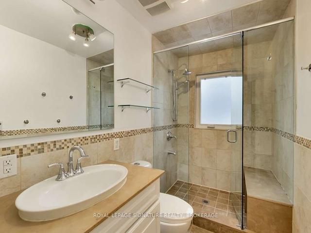 985 Shaw St, House detached with 4 bedrooms, 2 bathrooms and 0 parking in Toronto ON | Image 22