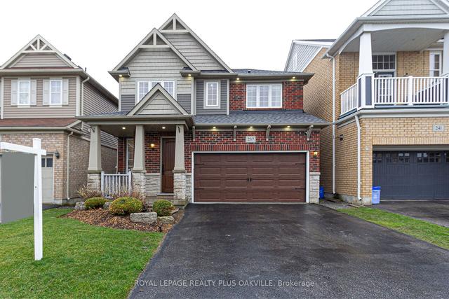 237 Montreal Circ, House detached with 3 bedrooms, 3 bathrooms and 4 parking in Hamilton ON | Image 1