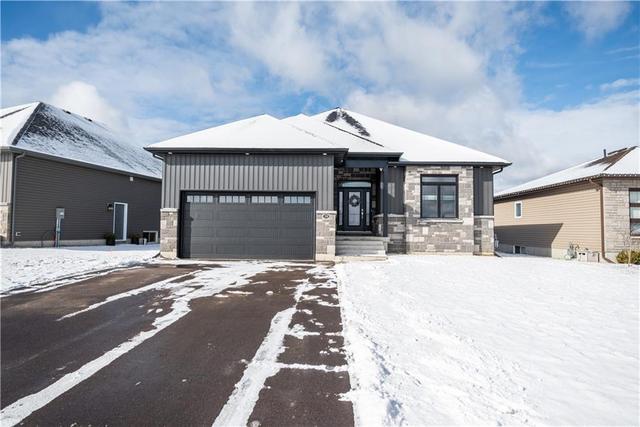 34 Marquis Drive, House detached with 3 bedrooms, 2 bathrooms and 4 parking in Petawawa ON | Image 1