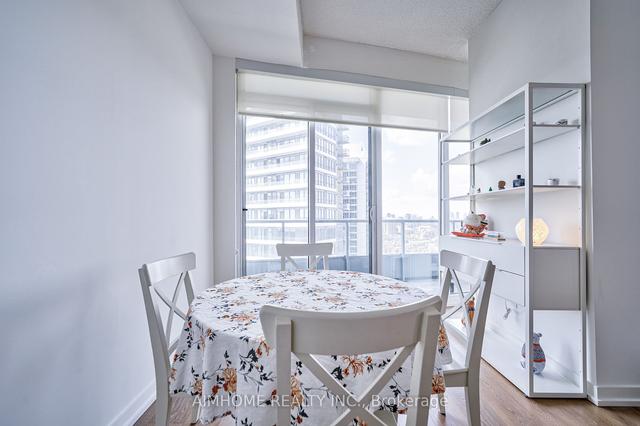 3208 - 117 Mcmahon Dr, Condo with 2 bedrooms, 2 bathrooms and 1 parking in Toronto ON | Image 8