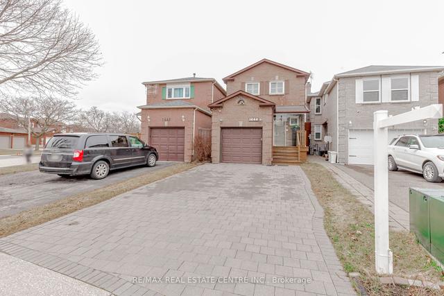 1444 Prince John Circ, House attached with 3 bedrooms, 3 bathrooms and 5 parking in Oakville ON | Image 1