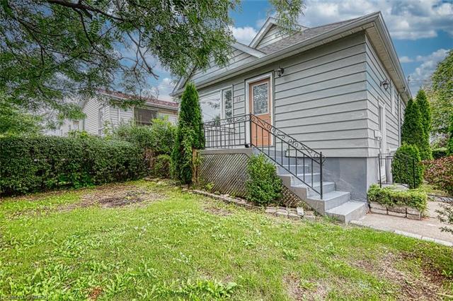 56 Parkview Road, House detached with 3 bedrooms, 2 bathrooms and 2 parking in St. Catharines ON | Image 6