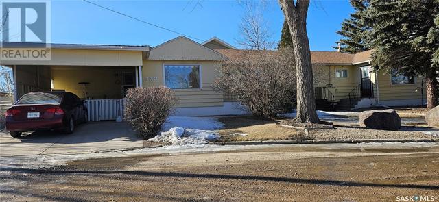 732 97th Street, House detached with 2 bedrooms, 1 bathrooms and null parking in Tisdale SK | Image 3