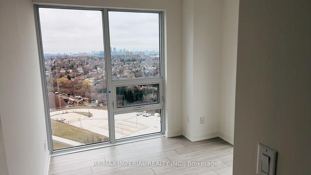2218 - 2031 Kennedy Rd, Condo with 2 bedrooms, 2 bathrooms and 1 parking in Toronto ON | Image 3