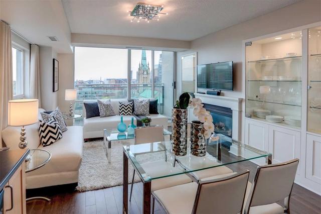 Ph01 - 77 Lombard St, Condo with 2 bedrooms, 2 bathrooms and 1 parking in Toronto ON | Image 4