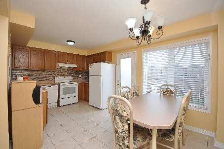 81 Roundstone Dr, House attached with 3 bedrooms, 3 bathrooms and 2 parking in Brampton ON | Image 5
