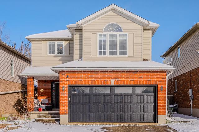 206 Holbeach Cres, House detached with 3 bedrooms, 3 bathrooms and 4 parking in Waterloo ON | Image 1