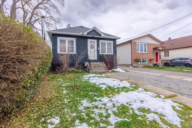 15 Chetwood St, House detached with 2 bedrooms, 1 bathrooms and 6 parking in St. Catharines ON | Image 1