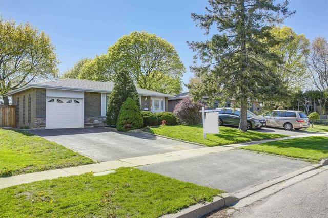 69 Sandrift Sq, House detached with 3 bedrooms, 2 bathrooms and 3 parking in Toronto ON | Image 12