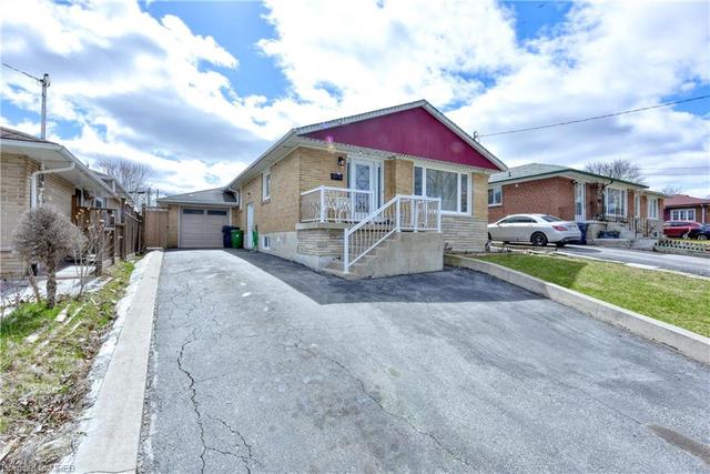 55 Barkwin Drive, House detached with 4 bedrooms, 2 bathrooms and 5 parking in Toronto ON | Image 1