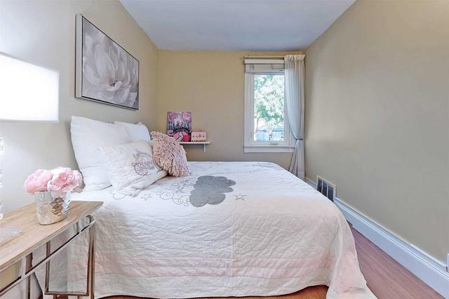 25 Pharmacy Ave, House semidetached with 3 bedrooms, 1 bathrooms and 1.5 parking in Toronto ON | Image 8