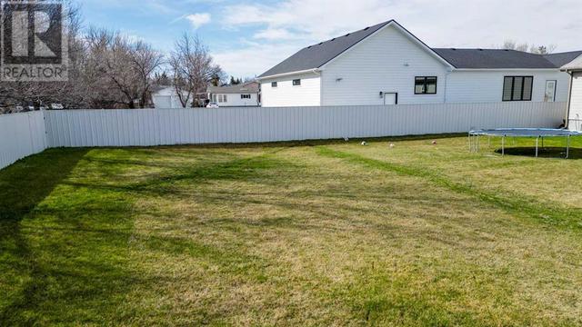 242 4a Street, House detached with 5 bedrooms, 3 bathrooms and 4 parking in Stirling AB | Image 49