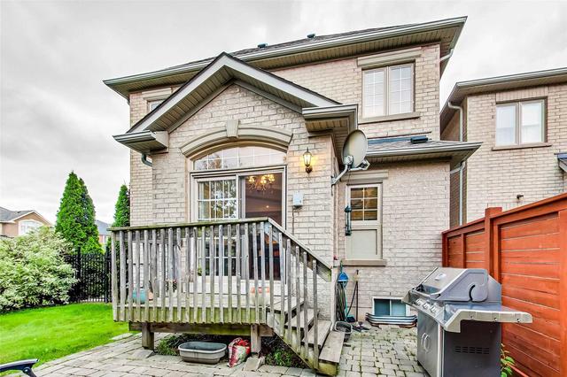 2456 Prince Michael Dr, House attached with 3 bedrooms, 4 bathrooms and 4 parking in Oakville ON | Image 20
