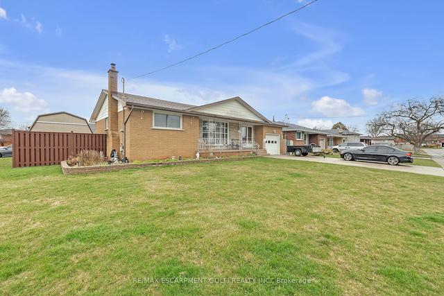 18 Rose Cres, House detached with 3 bedrooms, 2 bathrooms and 5 parking in Hamilton ON | Image 12