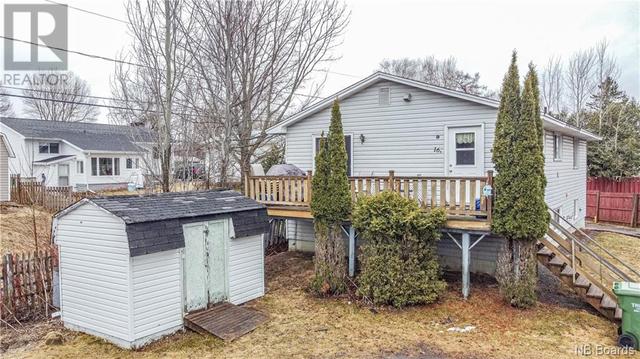 16 Mcleod Hill Road, House detached with 6 bedrooms, 2 bathrooms and null parking in Fredericton NB | Image 1