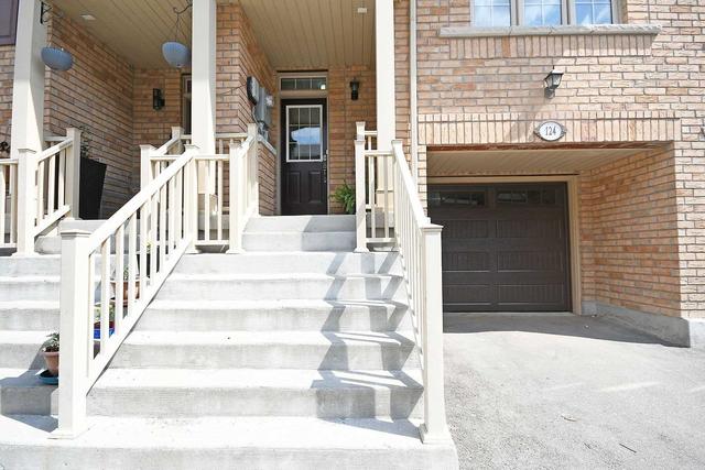 124 Sea Drifter Cres, House attached with 3 bedrooms, 3 bathrooms and 2 parking in Brampton ON | Image 1