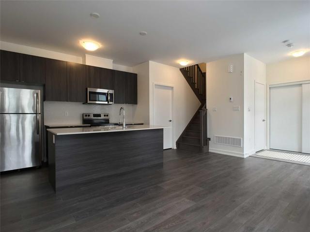 Th 2 - 39 Florence St, Townhouse with 3 bedrooms, 4 bathrooms and 2 parking in Toronto ON | Image 2
