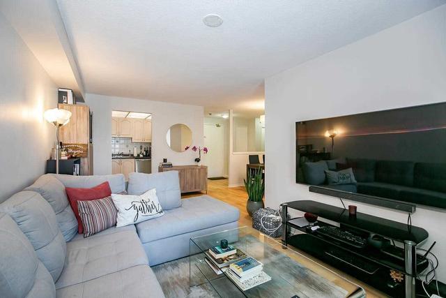 1913 - 155 Hillcrest Ave, Condo with 2 bedrooms, 2 bathrooms and 1 parking in Mississauga ON | Image 9