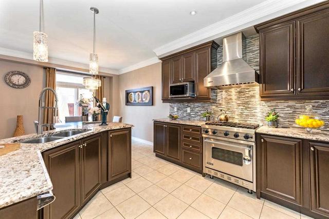 26 Josephine Rd, House detached with 4 bedrooms, 5 bathrooms and 6 parking in Vaughan ON | Image 7
