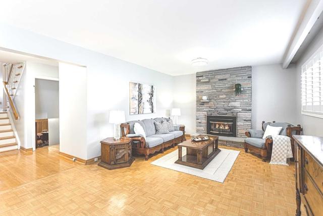 40 Bickerton Cres, House detached with 4 bedrooms, 3 bathrooms and 3 parking in Toronto ON | Image 18