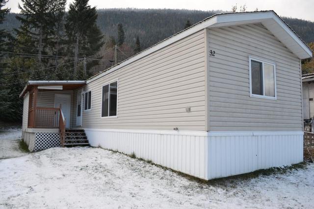 32 - 1554 Granite Road, Home with 3 bedrooms, 1 bathrooms and 4 parking in Central Kootenay E BC | Image 2