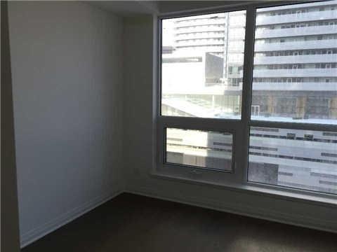 2201 - 8 Mercer St, Condo with 1 bedrooms, 1 bathrooms and null parking in Toronto ON | Image 2