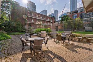 1004 - 30 Gloucester St, Condo with 1 bedrooms, 1 bathrooms and 1 parking in Toronto ON | Image 4
