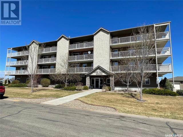 205 - 2 18th Street E, Condo with 2 bedrooms, 1 bathrooms and null parking in Battleford SK | Card Image
