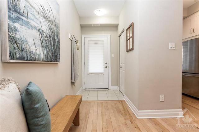 40 Meach Private, House attached with 2 bedrooms, 2 bathrooms and 1 parking in Ottawa ON | Image 3