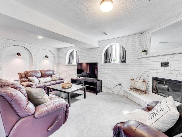 33 Lucas Lane, Condo with 2 bedrooms, 2 bathrooms and 2 parking in Ajax ON | Image 16