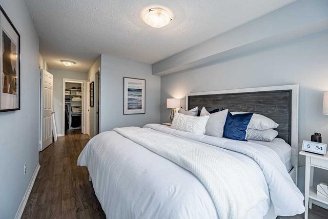 1001 - 330 Adelaide St E, Condo with 2 bedrooms, 2 bathrooms and 1 parking in Toronto ON | Image 2
