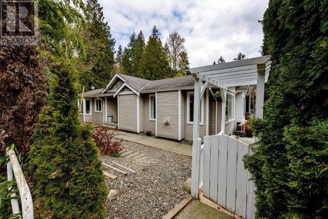 869 Seymour Boulevard, House detached with 4 bedrooms, 2 bathrooms and 2 parking in North Vancouver BC | Image 2