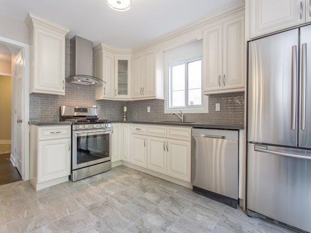 1594 Cuthbert Ave, House detached with 3 bedrooms, 4 bathrooms and 2 parking in Mississauga ON | Image 7