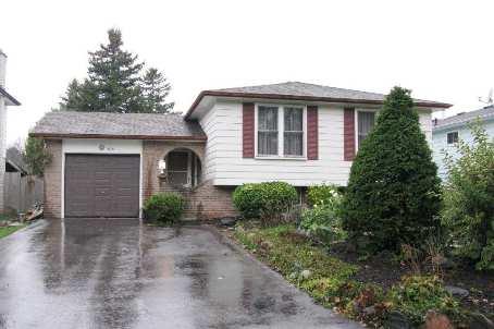 694 Waverly St N, House detached with 3 bedrooms, 2 bathrooms and 4 parking in Oshawa ON | Image 1