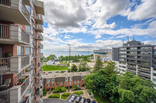 1001 - 442 Maple Ave, Condo with 2 bedrooms, 2 bathrooms and 1 parking in Burlington ON | Image 8