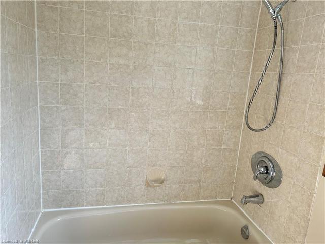 clean bath/shower combo | Image 14