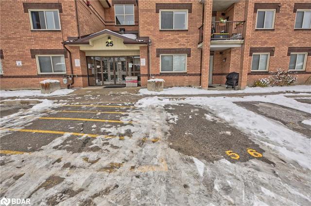306 - 25 Meadow Lane, House attached with 2 bedrooms, 1 bathrooms and 1 parking in Barrie ON | Image 2