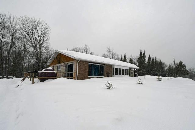 5355 Highway 620 Rd, House detached with 3 bedrooms, 2 bathrooms and 6 parking in North Kawartha ON | Image 1
