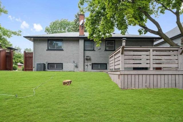 2082 Hixon St, House detached with 3 bedrooms, 2 bathrooms and 4 parking in Oakville ON | Image 11