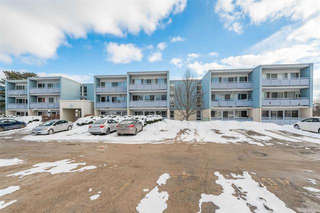 504 - 91 Conroy Cres, Condo with 2 bedrooms, 1 bathrooms and 1 parking in Guelph ON | Image 12