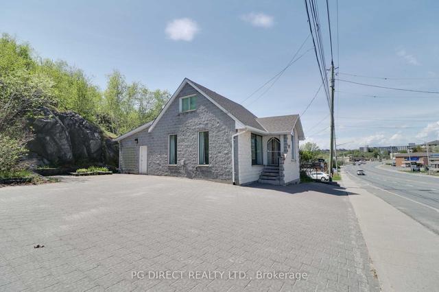 1583 Regent St, House detached with 3 bedrooms, 2 bathrooms and 8 parking in Greater Sudbury ON | Image 5