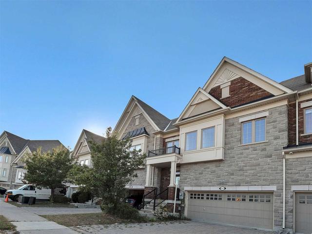 1551 Eglinton Ave W, House attached with 4 bedrooms, 4 bathrooms and 4 parking in Mississauga ON | Image 12