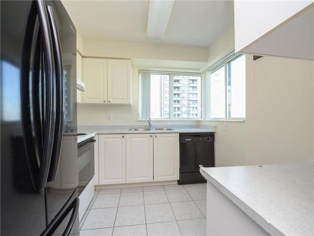 1003 - 29 Pemberton Ave, Condo with 2 bedrooms, 2 bathrooms and 1 parking in Toronto ON | Image 4