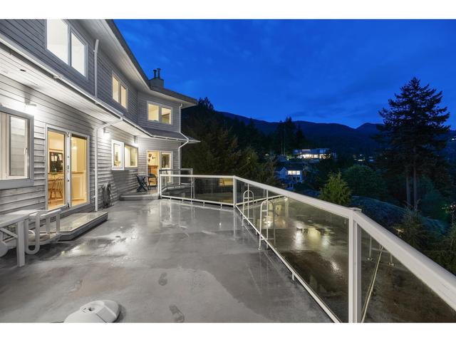 5860 Falcon Road, House detached with 5 bedrooms, 5 bathrooms and null parking in West Vancouver BC | Image 5