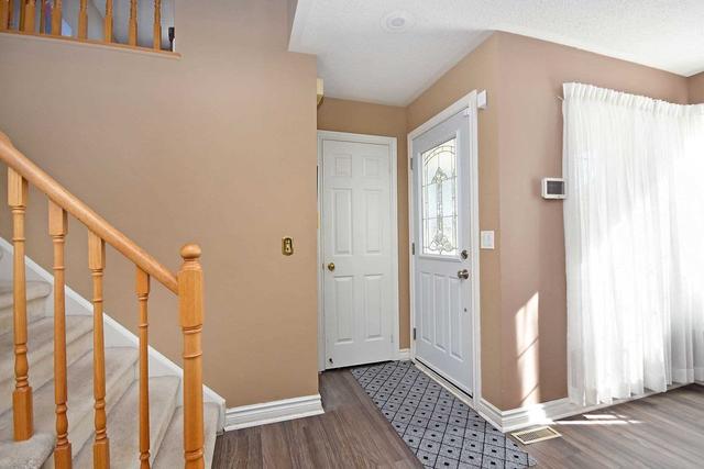 8 Heathcliffe Sq, Townhouse with 3 bedrooms, 3 bathrooms and 2 parking in Brampton ON | Image 30