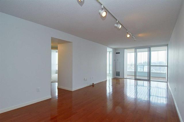 1001 - 30 Holly St, Condo with 2 bedrooms, 2 bathrooms and 1 parking in Toronto ON | Image 4