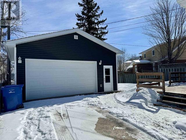 16 Devonshire St, House detached with 5 bedrooms, 2 bathrooms and null parking in Kapuskasing ON | Image 45