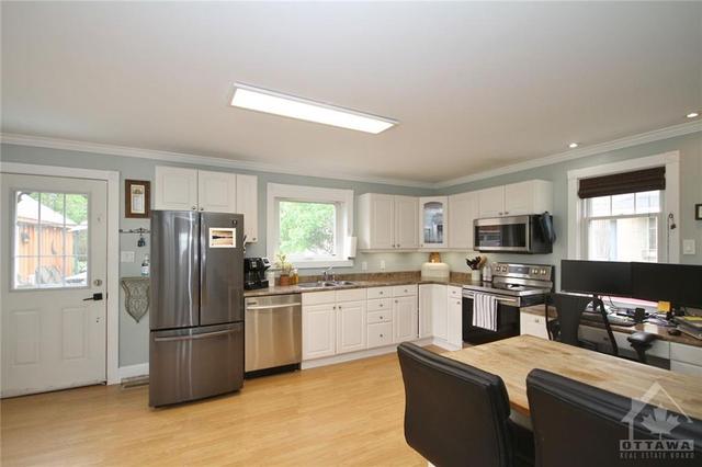 6498 Fourth Line Road, House detached with 3 bedrooms, 1 bathrooms and 6 parking in Ottawa ON | Image 7
