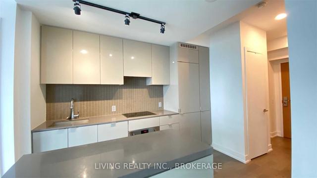 5101 - 7 Grenville St, Condo with 2 bedrooms, 2 bathrooms and 0 parking in Toronto ON | Image 28