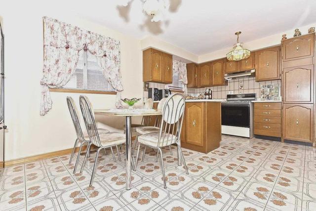 93 John Lindsay Crt, House semidetached with 3 bedrooms, 2 bathrooms and 5 parking in Toronto ON | Image 24